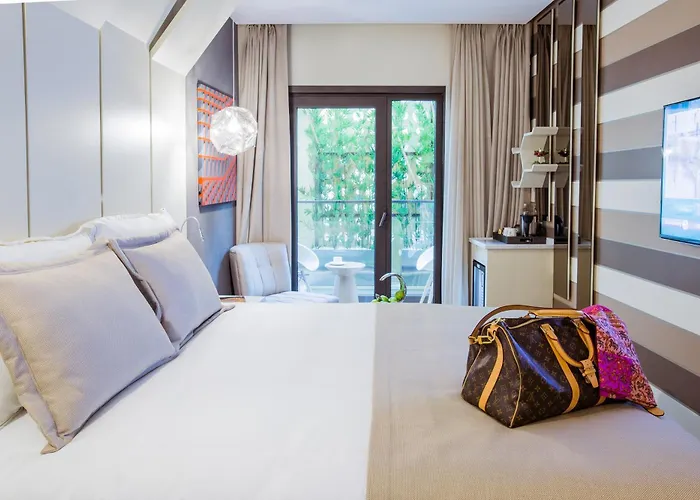 Maroon Pera Hotel 3*