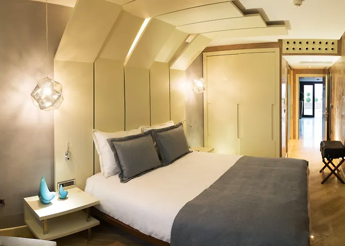 Maroon Pera Hotel 3*