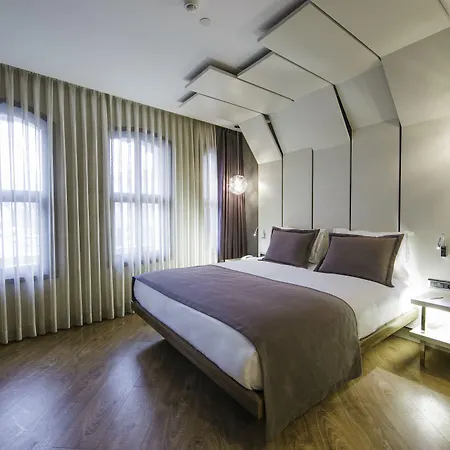 Maroon Pera Hotel
