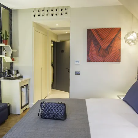 Hotel Maroon Pera 3*