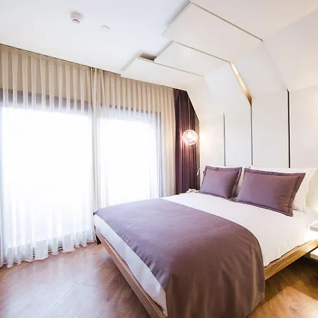 Hotel Maroon Pera 3*