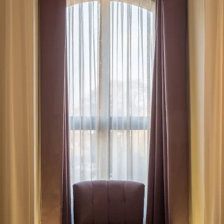 Maroon Pera Estambul