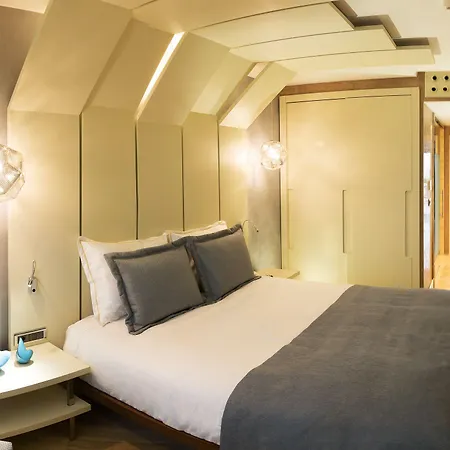 Maroon Pera Hotel 3*