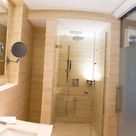 마룬 페라 호텔