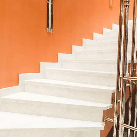 Maroon Pera Provincia di Istanbul