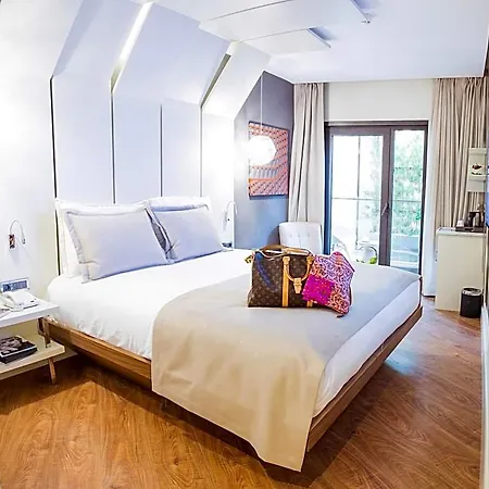 Maroon Pera Hotel 3*