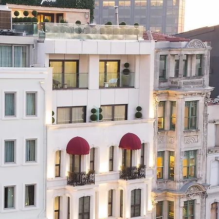 Maroon Pera Provincia di Istanbul