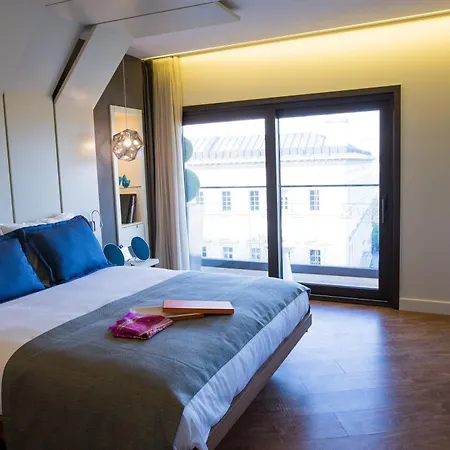 Maroon Pera Otel