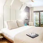 Maroon Pera Hotel