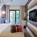 Maroon Pera Hotel