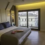 Maroon Pera Hotel
