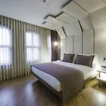 Maroon Pera Hotel