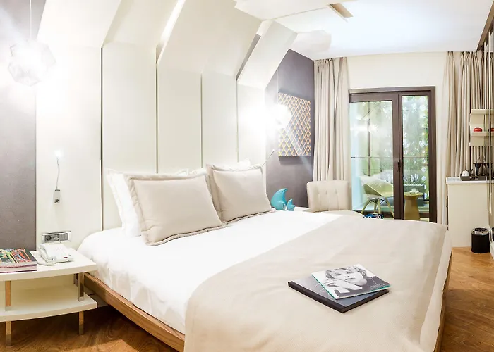 Maroon Pera Отель