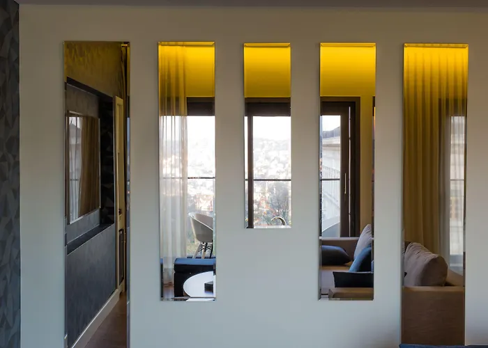 Отель Maroon Pera 3*